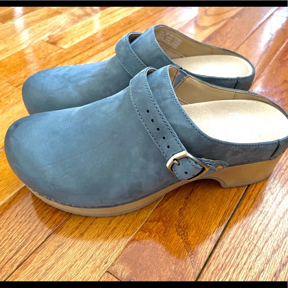 Dansko Open Back Clog - Berry Burnished Nubuck - Picture 1 of 5